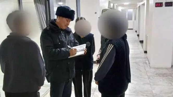 Қырғызстандағы тәртіп: Түнгі уақытта өз бетінше жүрген 19 жасөспірімнің ата-анасына айыппұл салынды