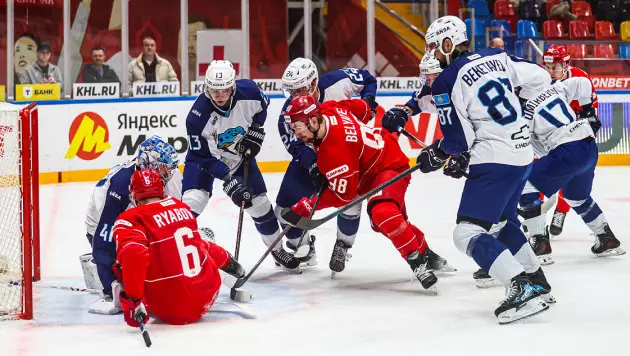 Восемью шайбами и камбэком завершился матч "Барыса" со "Спартаком"
