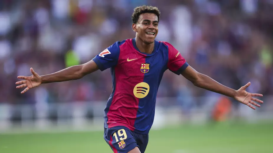 Первый хет-трик Ямаля в карьере принес "Барселоне" разгромную победу в Ла Лиге (ВИДЕО)