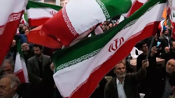 "70 қазақстандық Ирандағы зауытта істейді". Сыртқы істер министрлігі Иран аумағында 96 қазақстандықтың бар екенін мәлімдеді