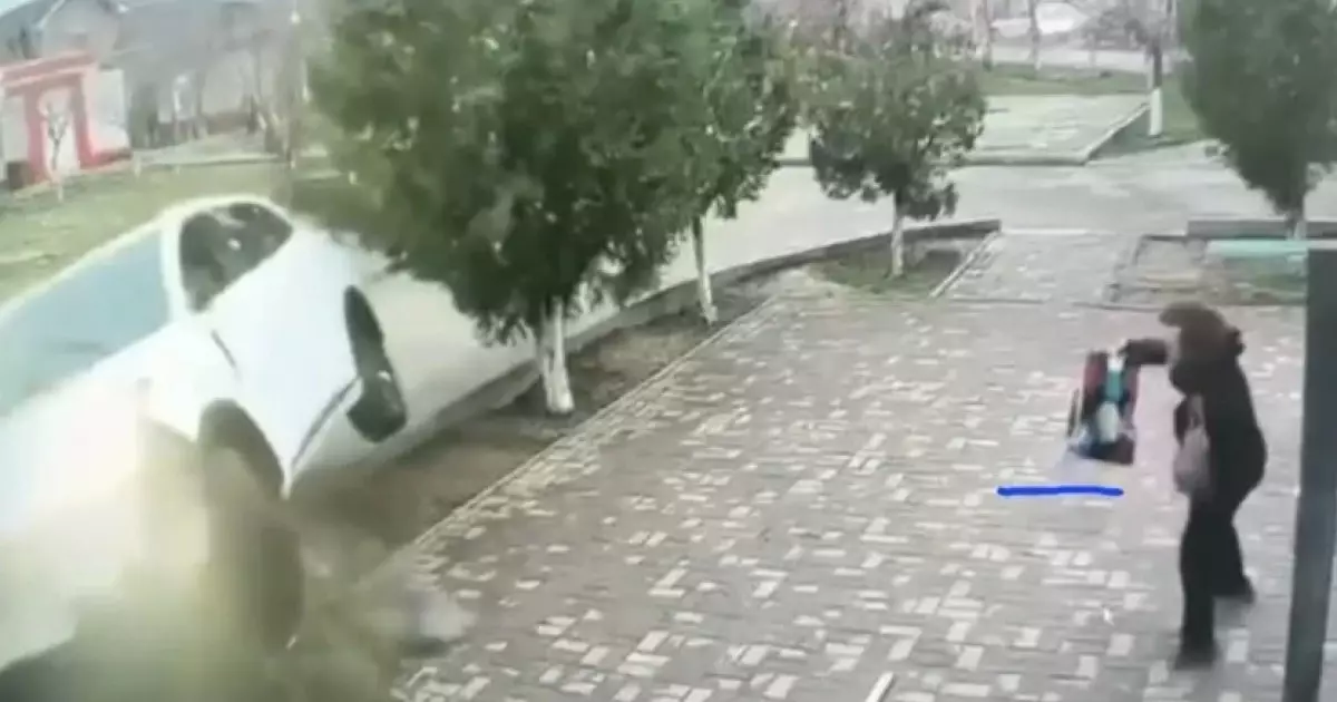  Түркістан облысында әйел жүргізуші екі баланы қағып кетті 