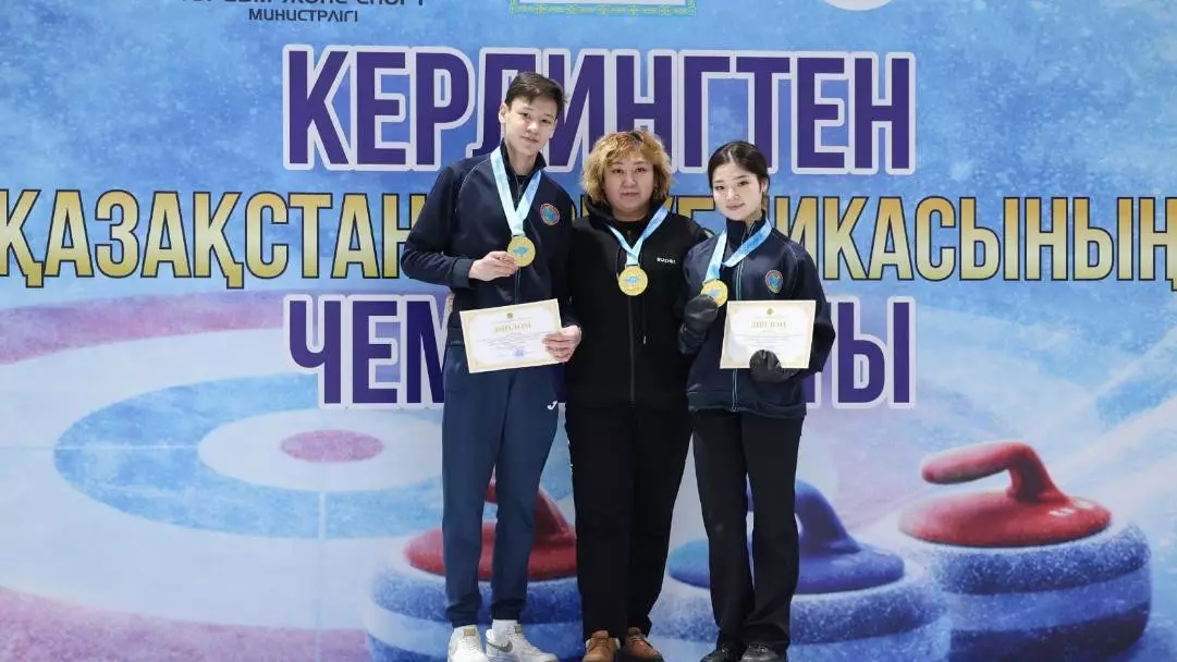 Столичные спортсмены стали первыми в чемпионате по кёрлингу среди смешанных команд