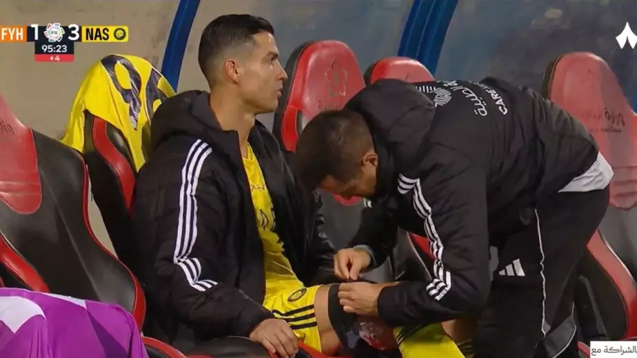 Роналду не забил пенальти и получил травму в матче за "Аль-Наср" (ВИДЕО)