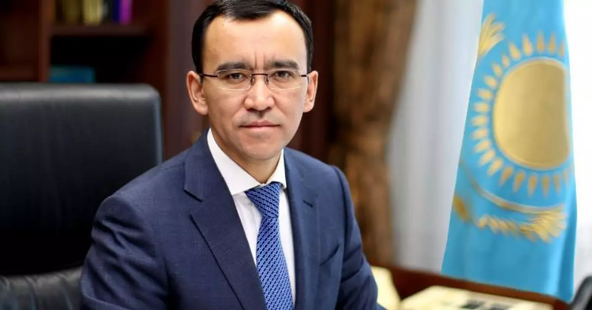  Мәулен Әшімбаев қазақстандықтарды Алғыс айту күнімен құттықтады 