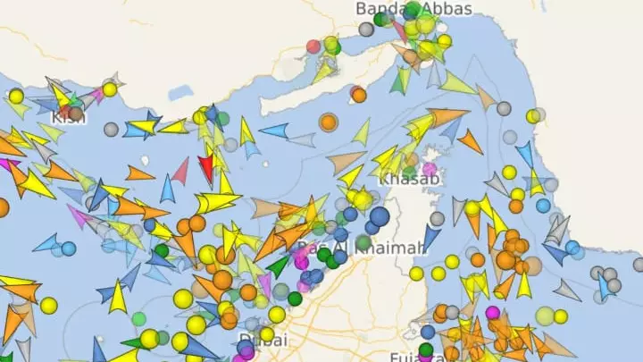 Ормузский пролив под нагрузкой: десятки танкеров сосредоточены у берегов Ирана и ОАЭ
