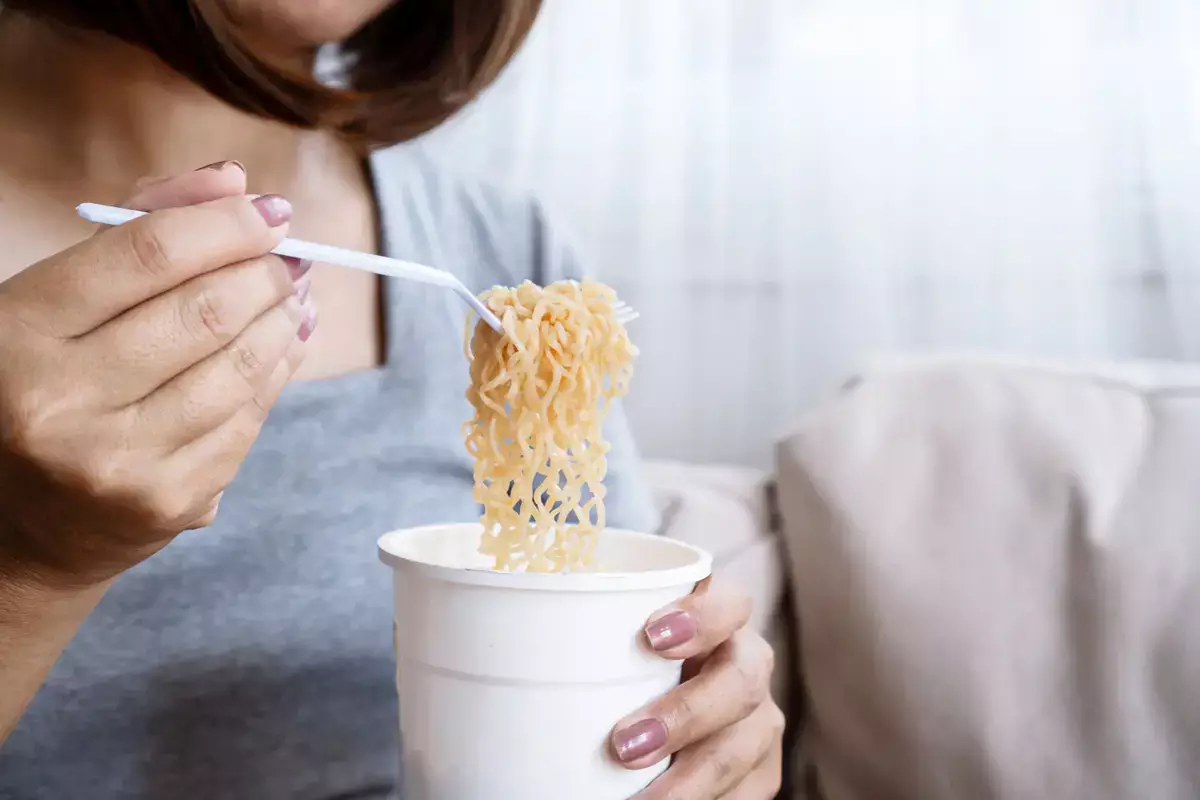 Что будет с организмом, если каждый день есть острую азиатскую лапшу - новости на Lada.kz 01.03.2026