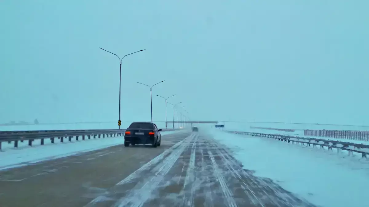 В Мангистау из-за снега закрыли движение на нескольких направлениях - новости на Lada.kz 01.03.2026