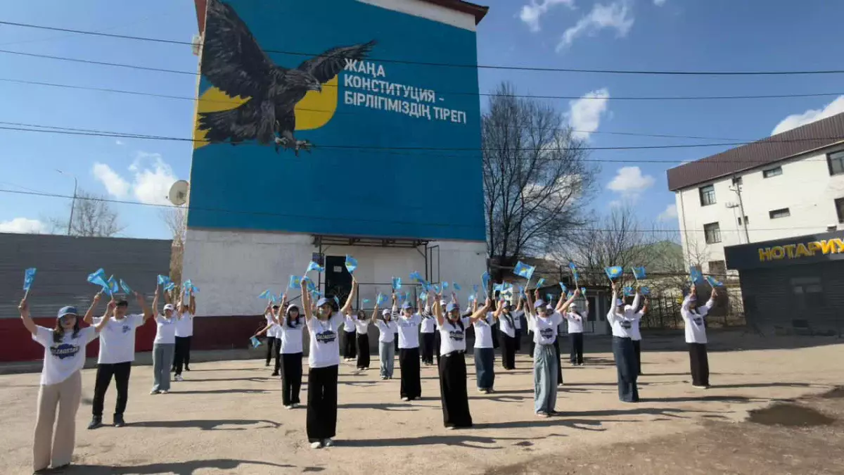 Түркістан облысында жаңа Конституция жобасына арналған мурал салынды