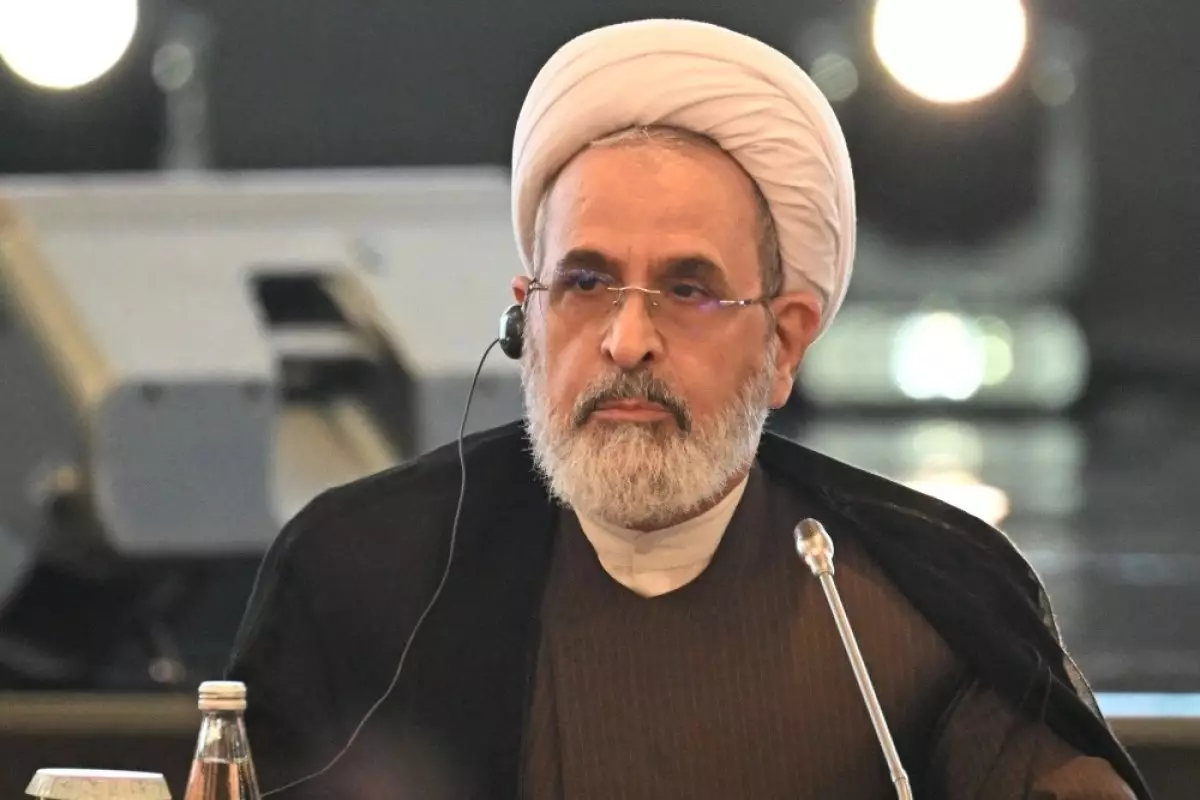 Аятолла Әлиреза Арафи Иранның уақытша көшбасшысы болып тағайындалды