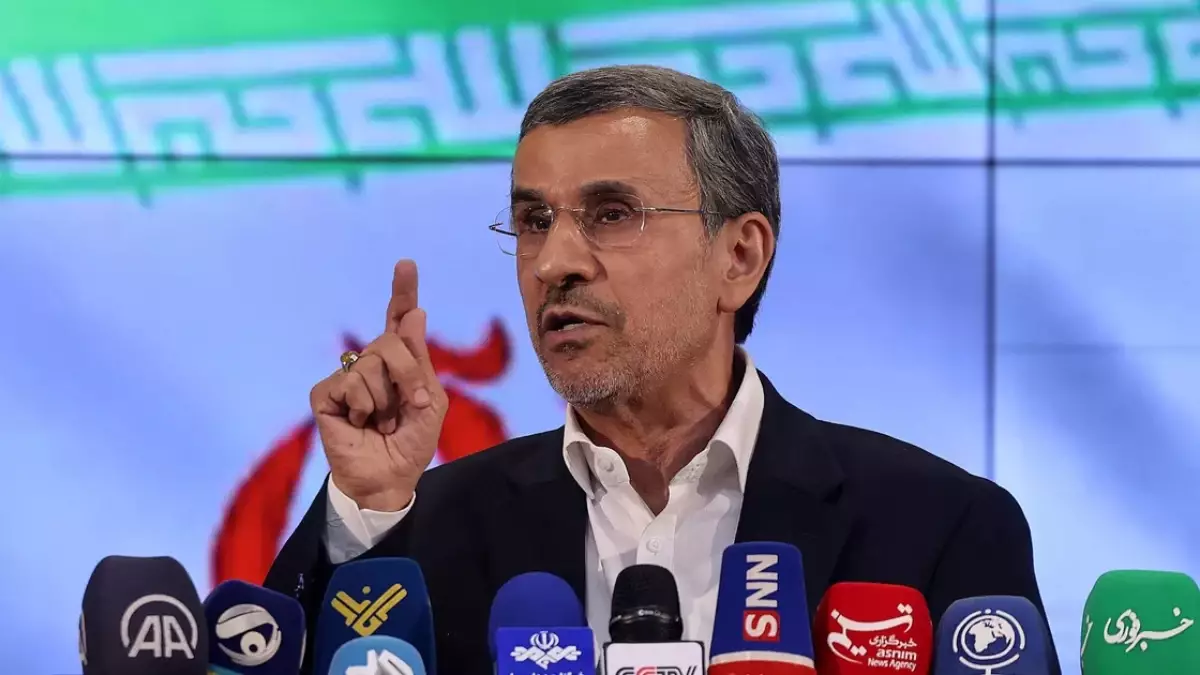 Иранның экс-президенті Махмуд Ахмадинежад қаз тапты - БАҚ