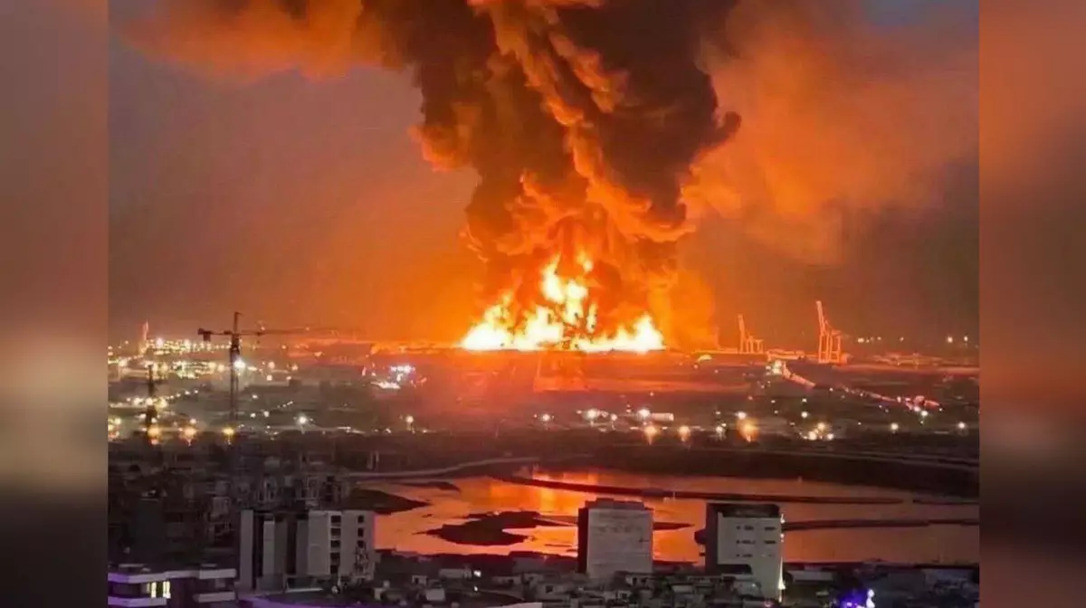 Взрыв на базе США в Ираке: склад боеприпасов загорелся после удара дрона