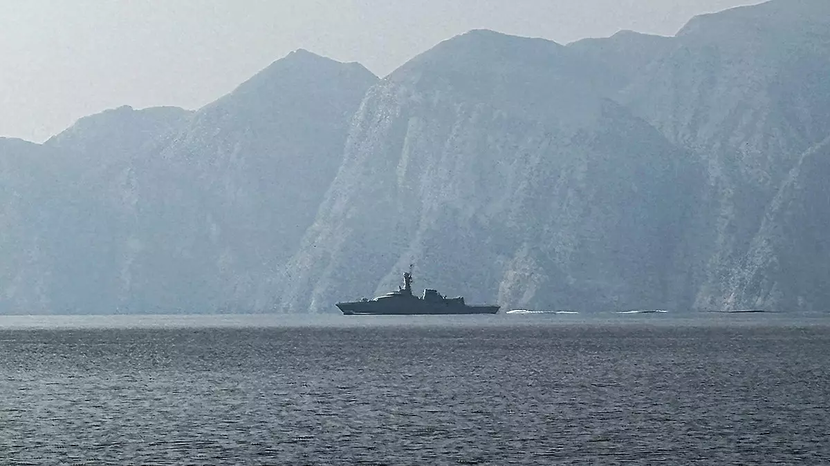 Хормюз взрывается: атаки, глушение GPS и угрозы хуситов потрясают пролив на фоне ударов США и Израиля.