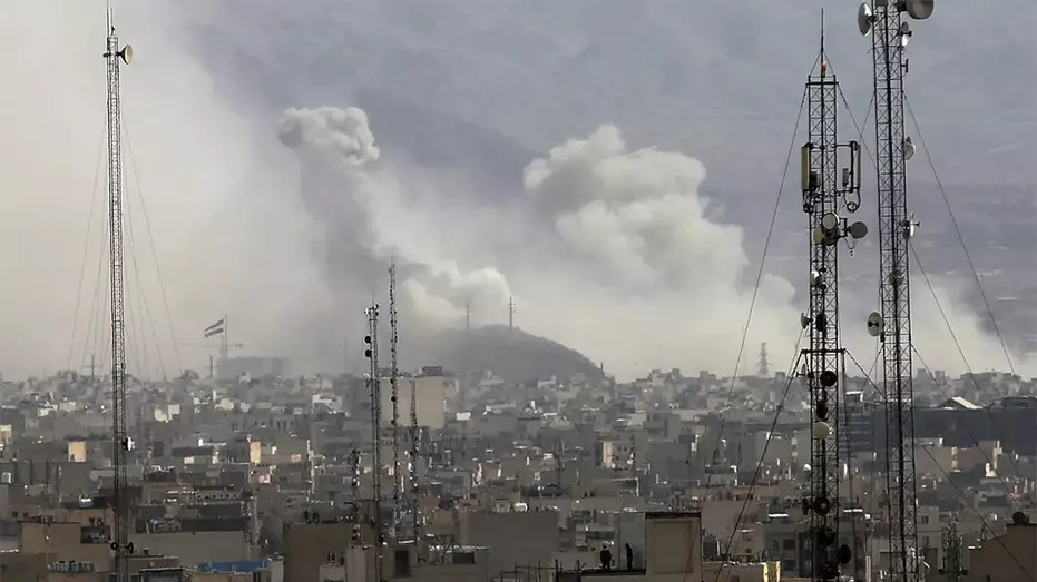 Цены на нефть взлетели после гибели верховного лидера Ирана от ударов и атак на танкеры у Ормузского пролива.