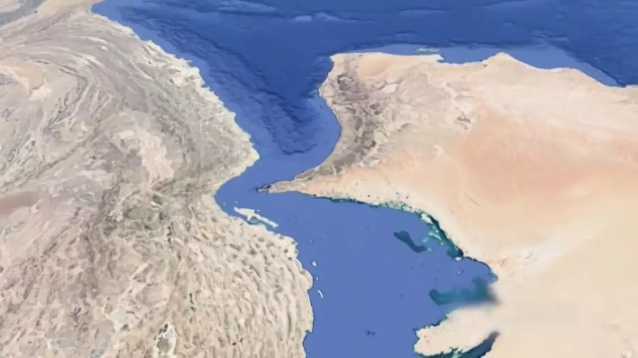 Власти Ирана пообещали не перекрывать Ормузский пролив