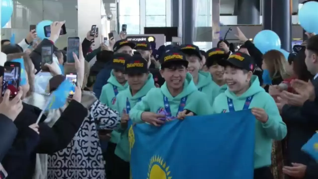 Казахстанские хоккеисты покорили Канаду