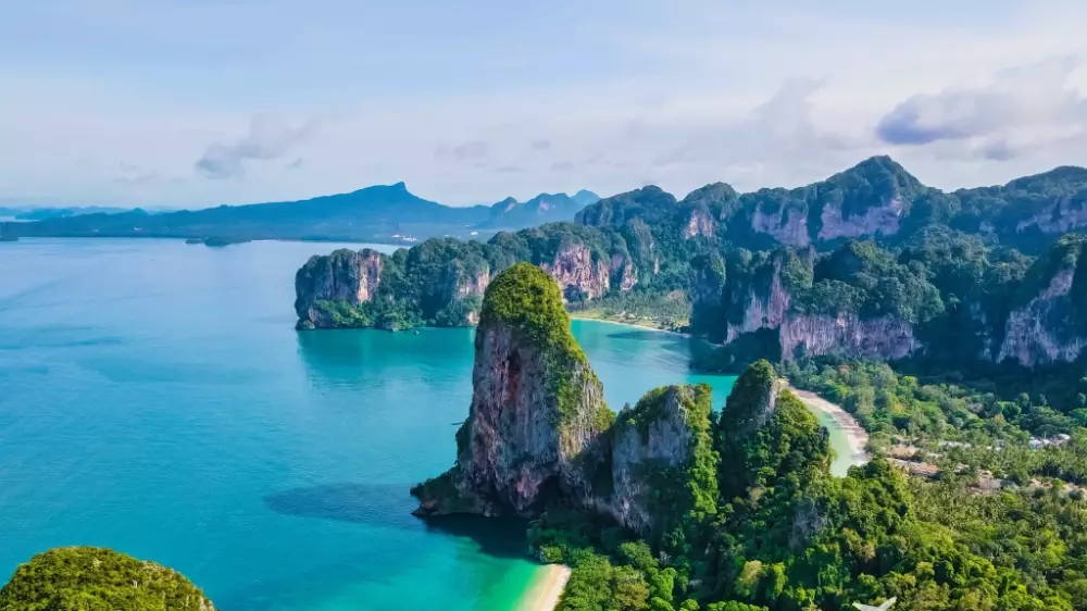 Куда улететь весной: 5 направлений от Qazaq Express