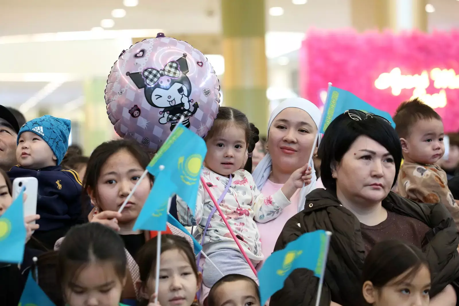 «ALGYS FEST» концерті аясында 5000-нан астам алматылық референдумды қолдады