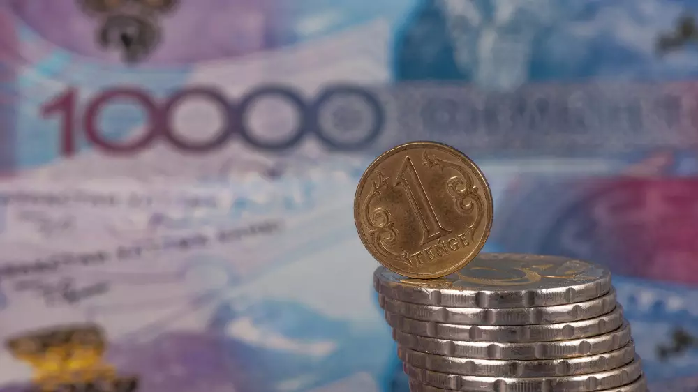 Что происходит с курсом тенге: объяснение Нацбанка