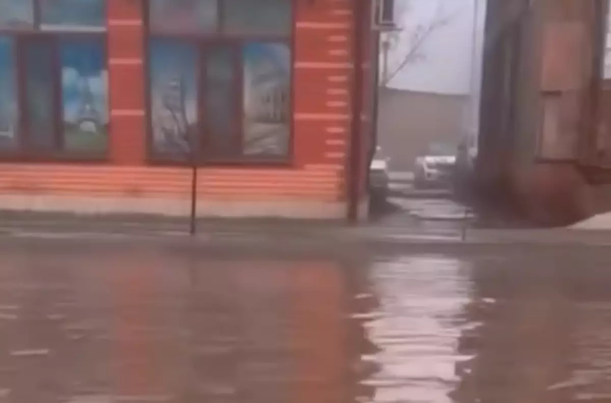 Нөсер кәрізі жоқ Жезқазғанды су басты – жауапты кім?