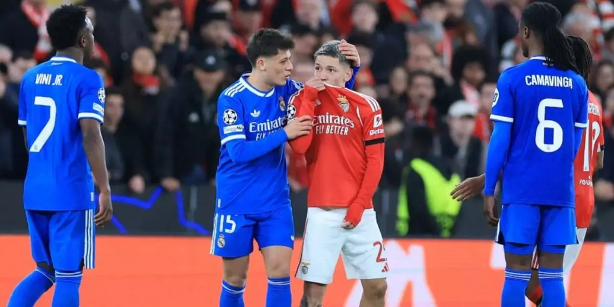 Алаңда аузын жапқан футболшылар алаңнан қуылуы мүмкін