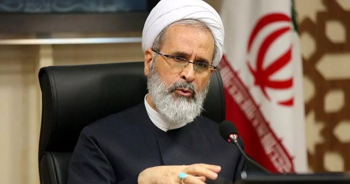  Аятолла Әли Хаменеиден кейін Иранды уақытша басқарып отырған Әлиреза Арафи кім? 