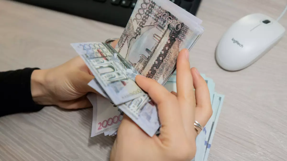 43 мың теңгеге дейін: 8 наурызға орай қай өңірде қанша төлем беріледі?
