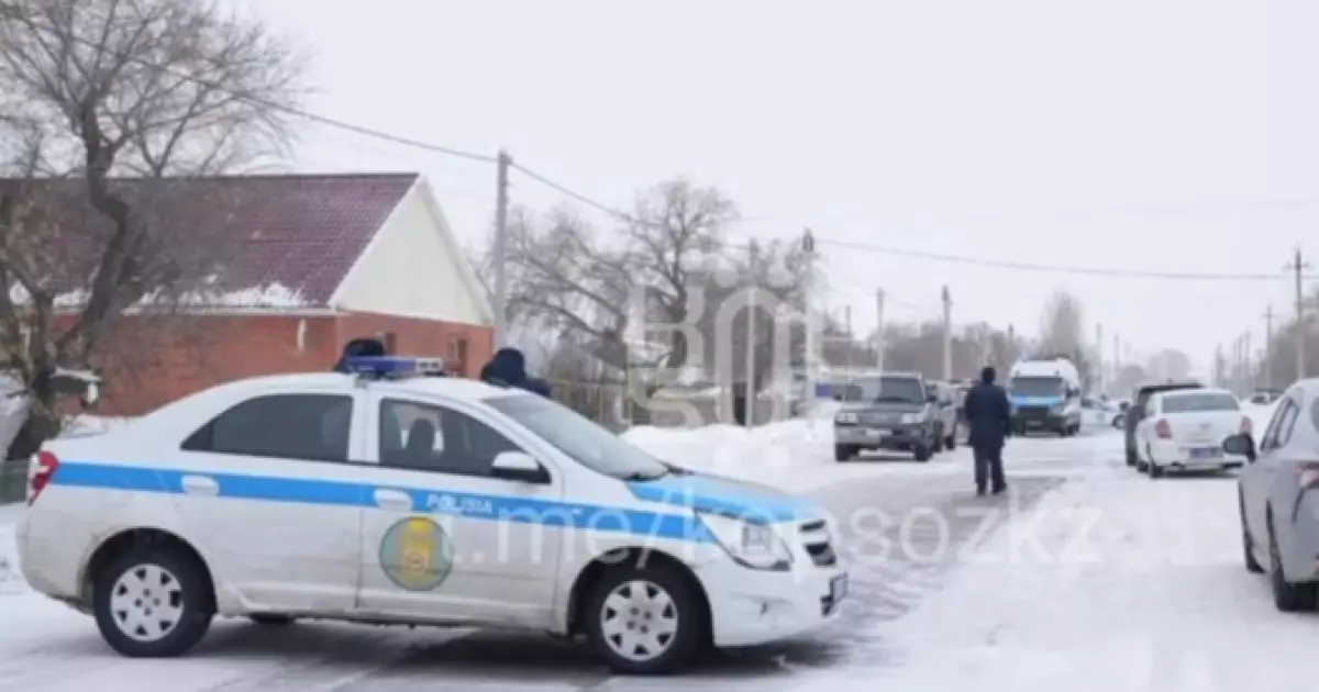  Ауыл тұрғыны ата-анасы мен қарындасын өлтіріп, бөлшектеп тастаған 