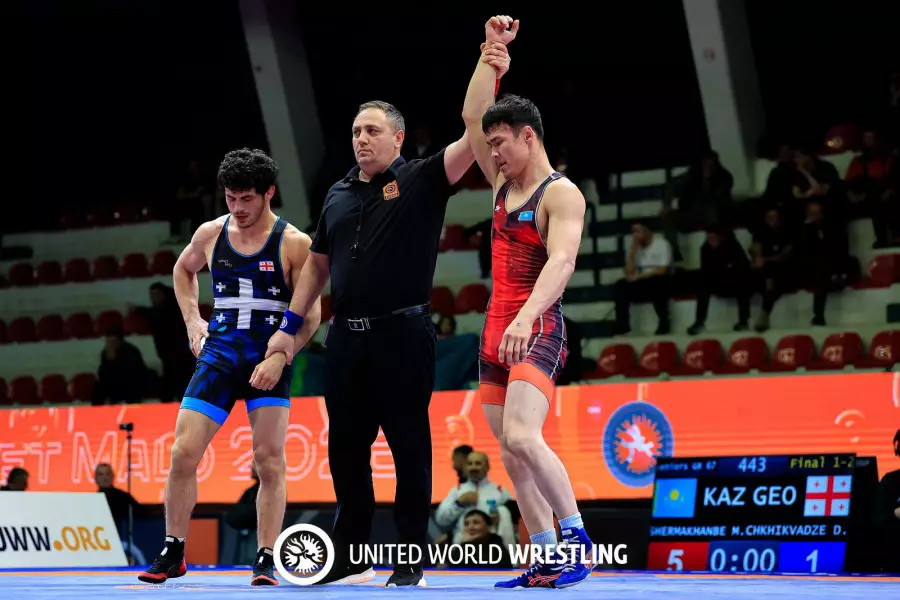 Албаниядағы турнирде қазақстандық балуандардың бағы жанды