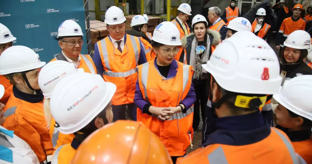  Өскемендегі «Қазцинк» еңбек ұжымы конституциялық реформаны қолдады 