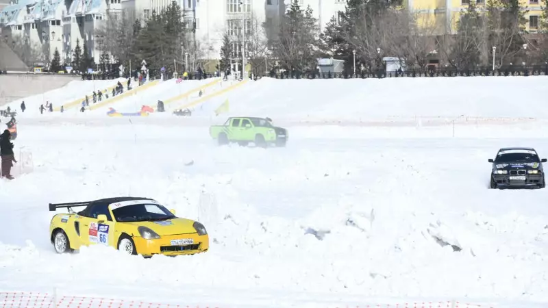 Астанада Есіл өзенінде дәстүрлі мұз үстіндегі жарыс өтті