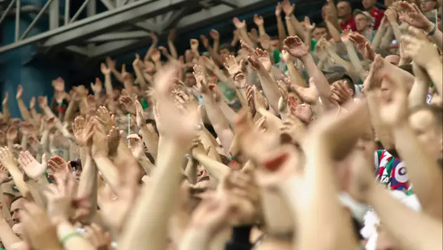 Фанаты подвели: УЕФА жёстко наказал клуб АПЛ