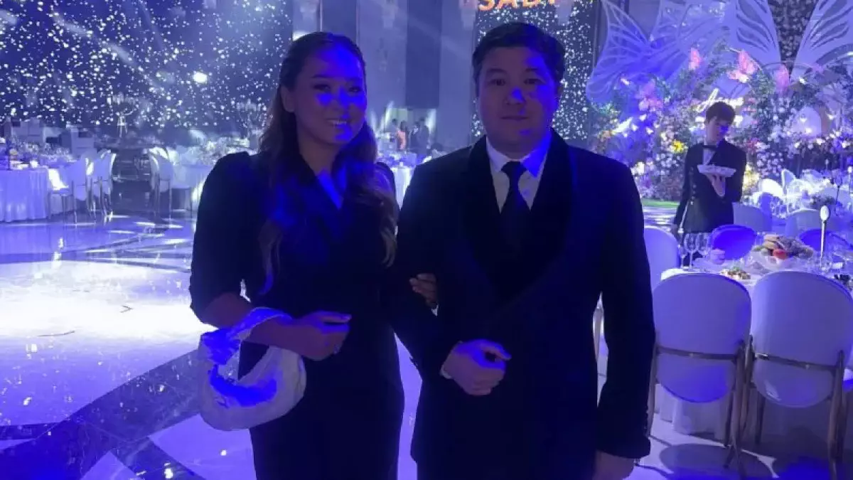 «Бұралаң сөз бұтыма»: Тұрсынбектің тоқалы ашуына тиген әйелдерді орнына қойды (ФОТО)