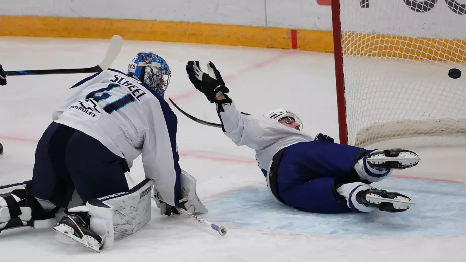 "Барыс" разгромно проиграл в КХЛ и почти лишился шансов на плей-офф (ВИДЕО)