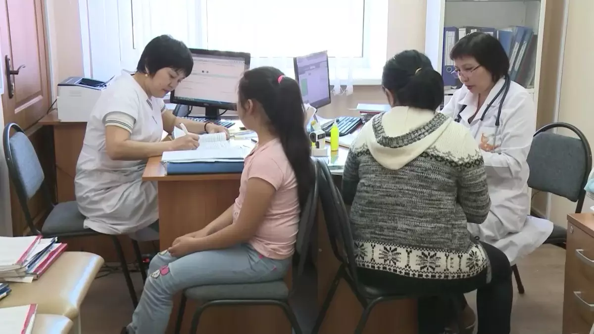 Конституция жобасыда тегін медицина жойыла ма: Мәжіліс депутаттары тұрғындардың сұрағына жауап берді