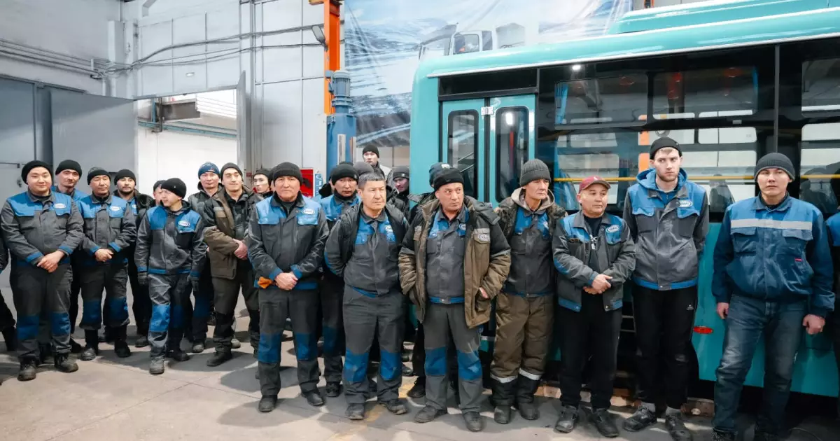   «СемАЗ» ұжымы жаңа Конституцияны бірауыздан қолдады   