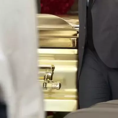 Убитого лидера картеля по прозвищу „Эль Менчо“ похоронили в золотом гробу