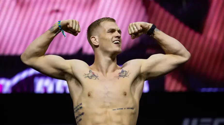 Иан Гэрри пристыдил менеджера Ислама Махачева