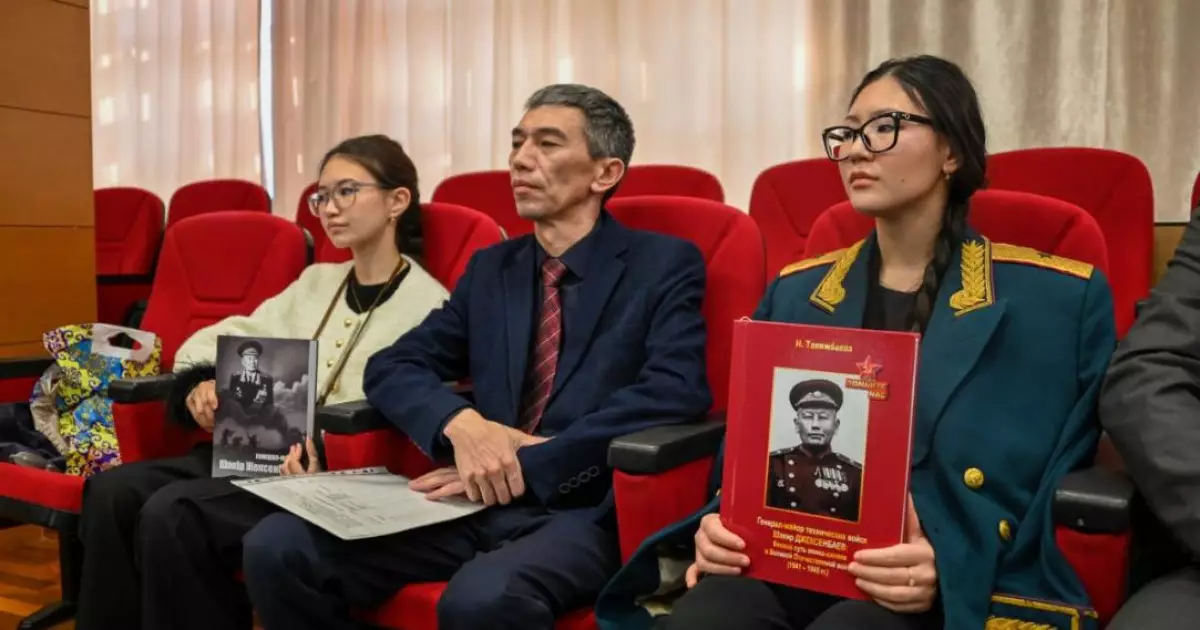   Ұлттық қорғаныс университетінде генерал Шәкір Жексенбаевтың 125 жылдығына арналған мемориалдық бұрыш ашылды   