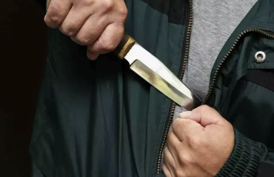 Ақтөбе тұрғыны әйелін пышақтап, артынша өзі асылып қалған