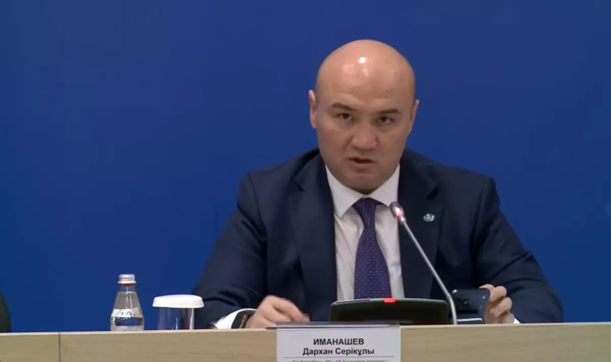 "ҚазАвтоЖол" басшысы өзі және қызметкерлері қанша жалақы алатынын айтты (видео)