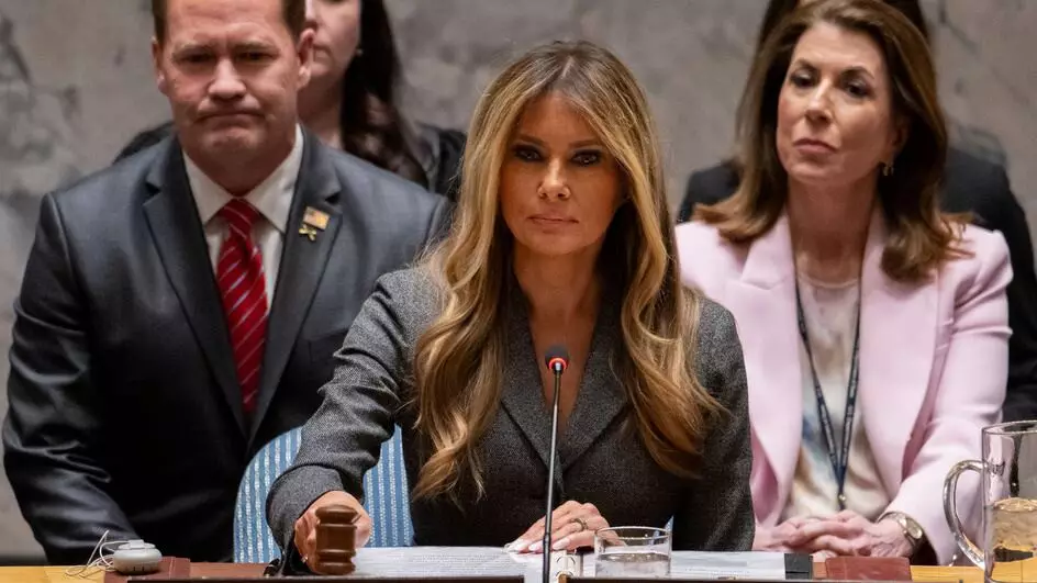 БҰҰ мінберіндегі мәселе: Мелания Трамп тағы да бала құқығын қорғады