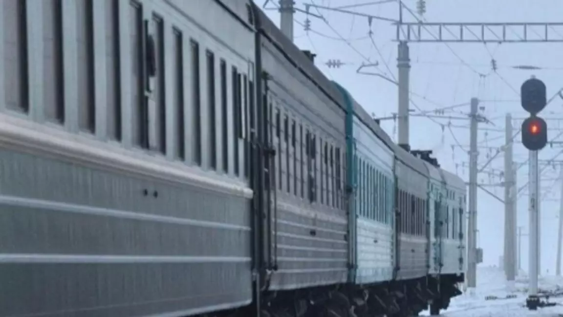 Екі әкім үкіметтің кеңейтілген отырысына пойызбен келген