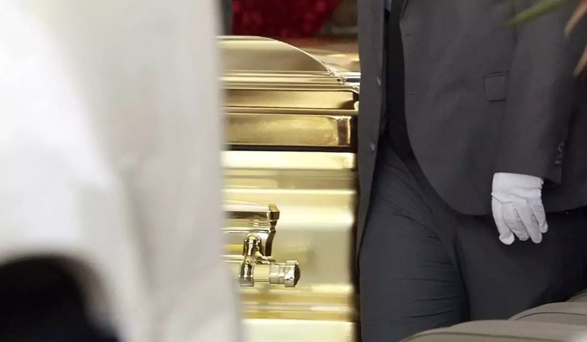 Есірткі картелінің басшысы алтын табытпен жерленді