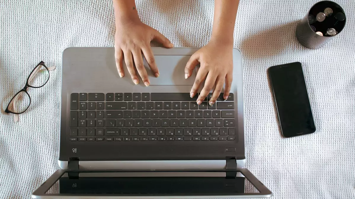 TikTok пен YouTube эфирі: Заңсыз ойын бизнесін ұйымдастырған екі шымкенттік 93 миллион теңге табыс тапқан