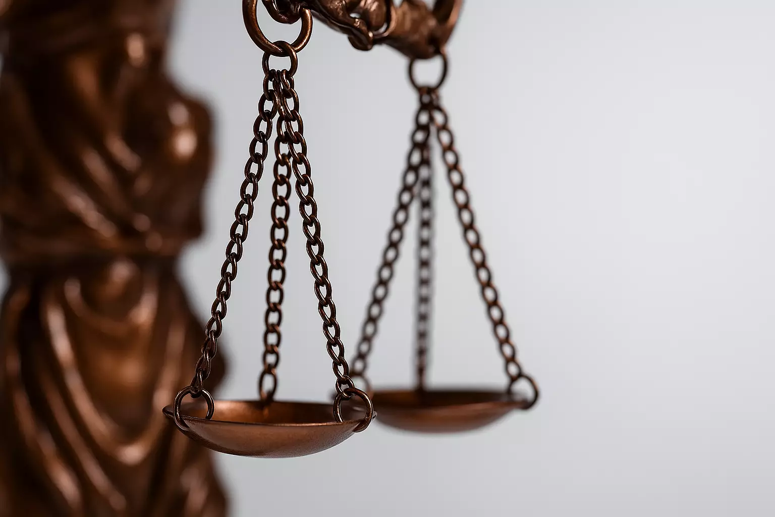 Задушили и выбросили на трассе: третьего "таксиста-убийцу" осудили спустя годы