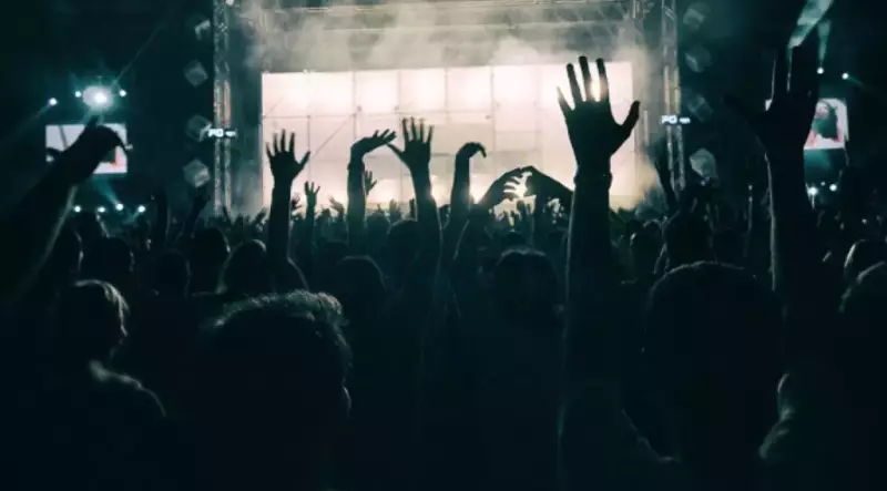 Владельцев 10 заведений наказали в Шымкенте за продажу “веселящего газа”