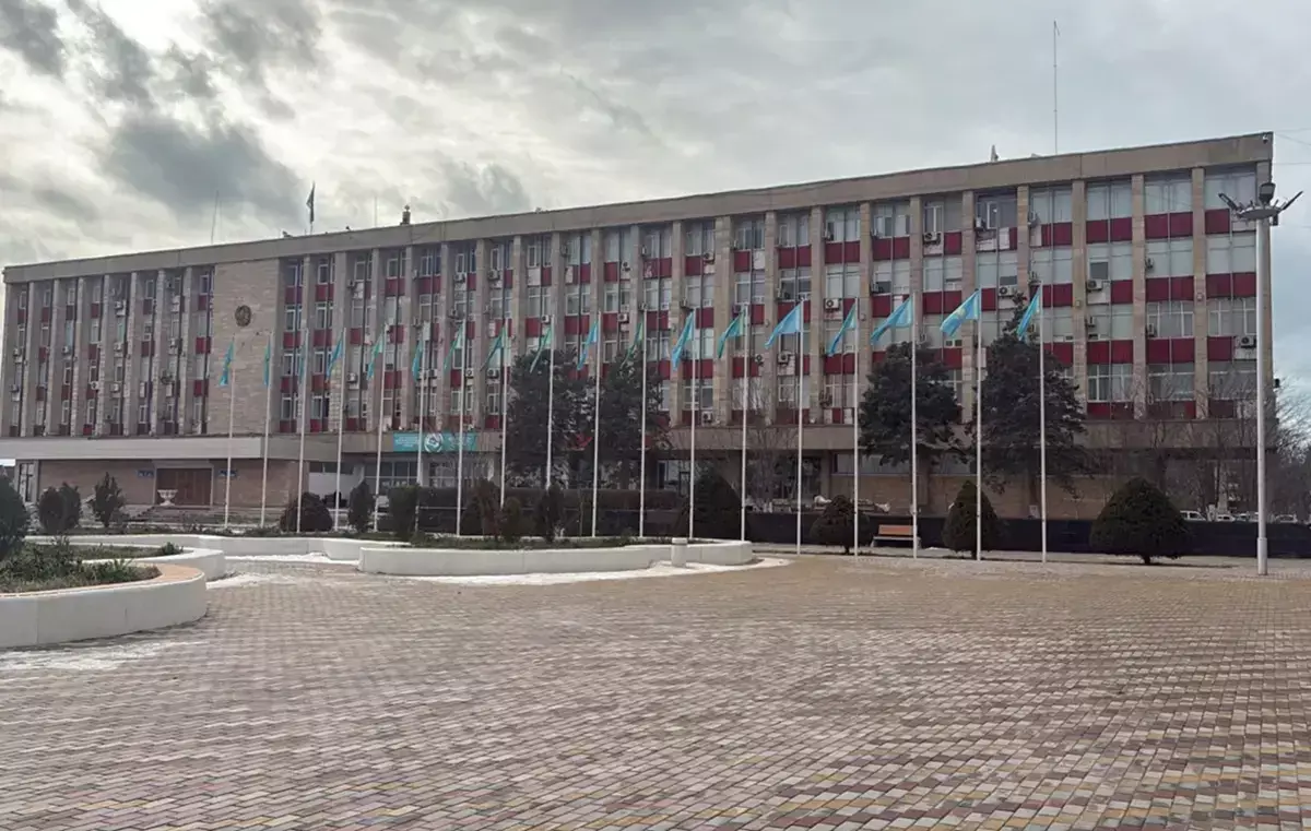 Плакат вверх ногами: в акимате Актау прокомментировали инцидент - новости на Lada.kz 03.03.2026