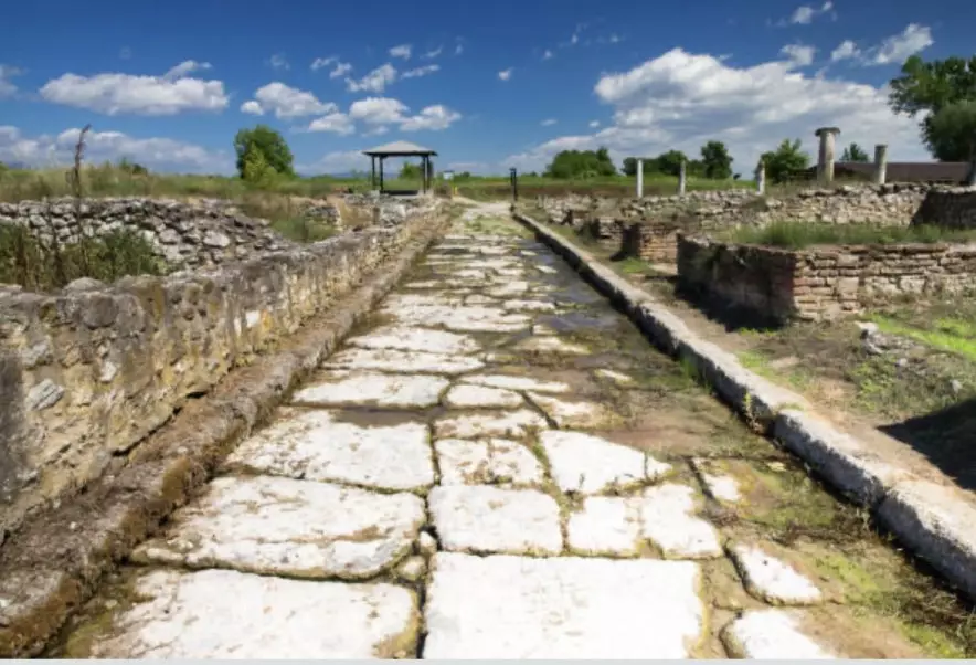 У Аппиевой дороги обнаружен античный город с театром и форумом