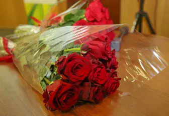 Более 4000 новосибирских роз и хризантем отправили в Казахстан.