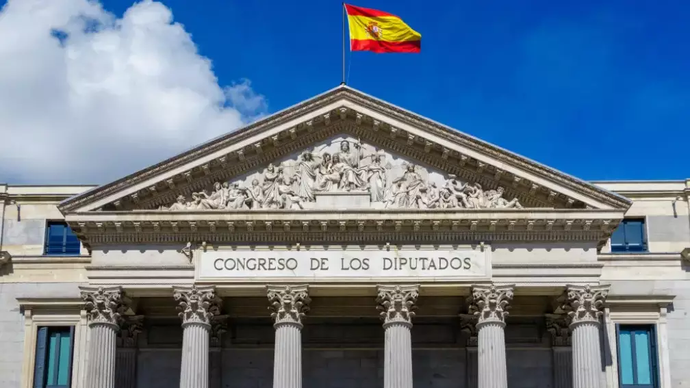 Мадрид Трамптың сауда қатынастарын үзу туралы мәлімдемесіне жауап берді